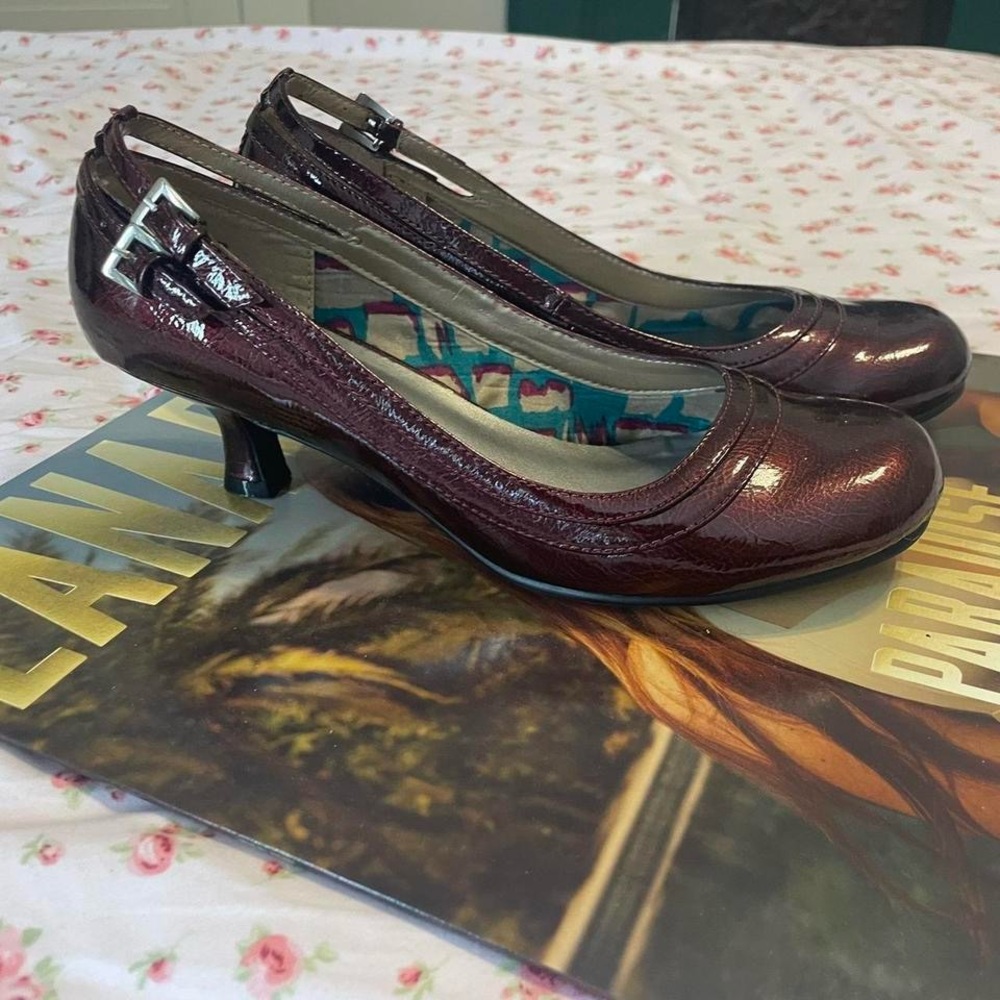 Elegant Burgundy Women's Heels